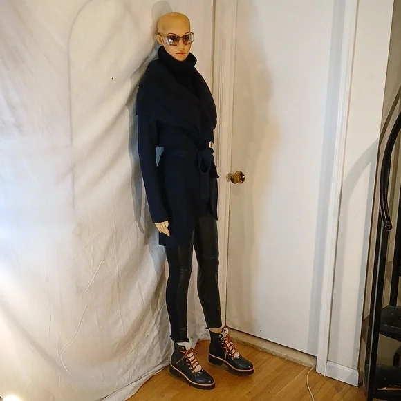 Stunning Marc Fisher Black Leather And 100% Shearling Booties - Picture 13 of 16